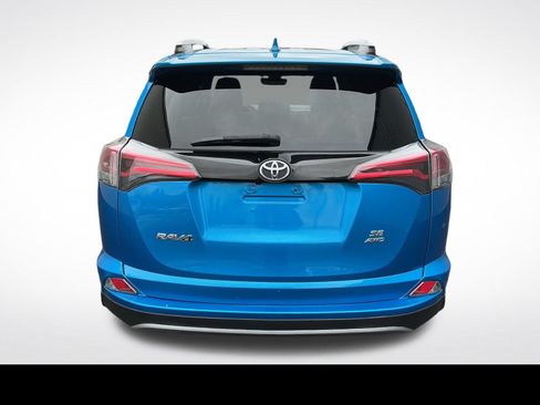 Used 2018 Toyota RAV4 SE w/ Power Extra Value Package AWD/4WD image 4