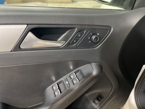 Used 2014 Volkswagen Jetta SE image 8