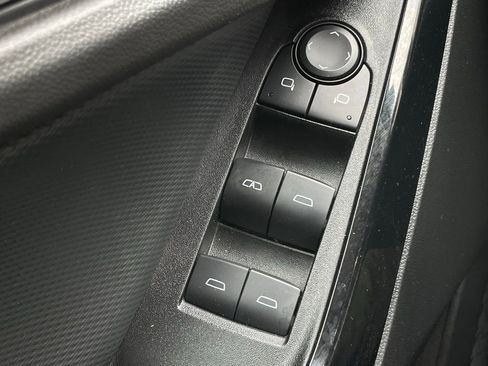 Used 2025 Chevrolet Equinox LT image 12