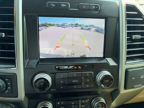 Used 2019 Ford F150 Lariat w/ Equipment Group 502A Luxury AWD/4WD image 7