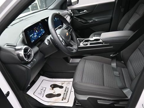 New 2026 Chevrolet Equinox LT w/ Safety and Technology Package FWD image 8