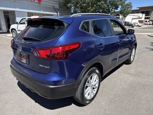 Used 2017 Nissan Rogue Sport SV w/ SV All-Weather Package AWD/4WD image 12