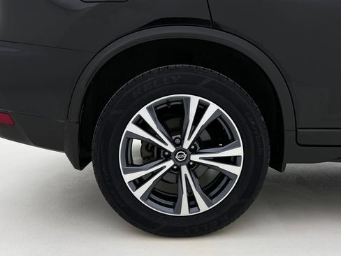 Used 2019 Nissan Rogue SV w/ Premium Package image 28