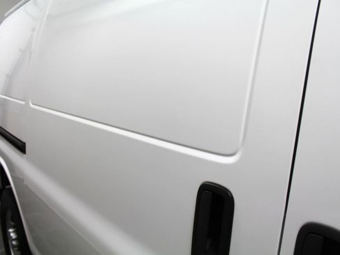 Used 2023 Chevrolet Express 2500 image 30