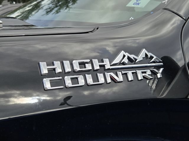 Used 2025 Chevrolet Silverado 1500 High Country w/ Technology Package AWD/4WD image 4