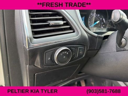 Used 2018 Ford Edge Titanium w/ Technology Package image 17