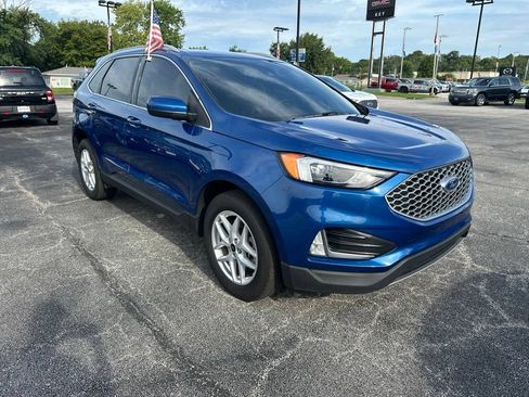 Used 2024 Ford Edge SEL w/ Convenience Package AWD/4WD image 3