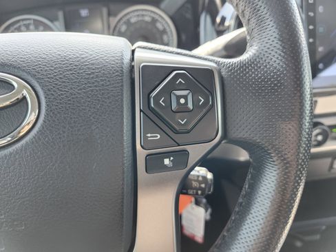 Used 2017 Toyota Tacoma SR5 w/ Tow Package AWD/4WD image 33