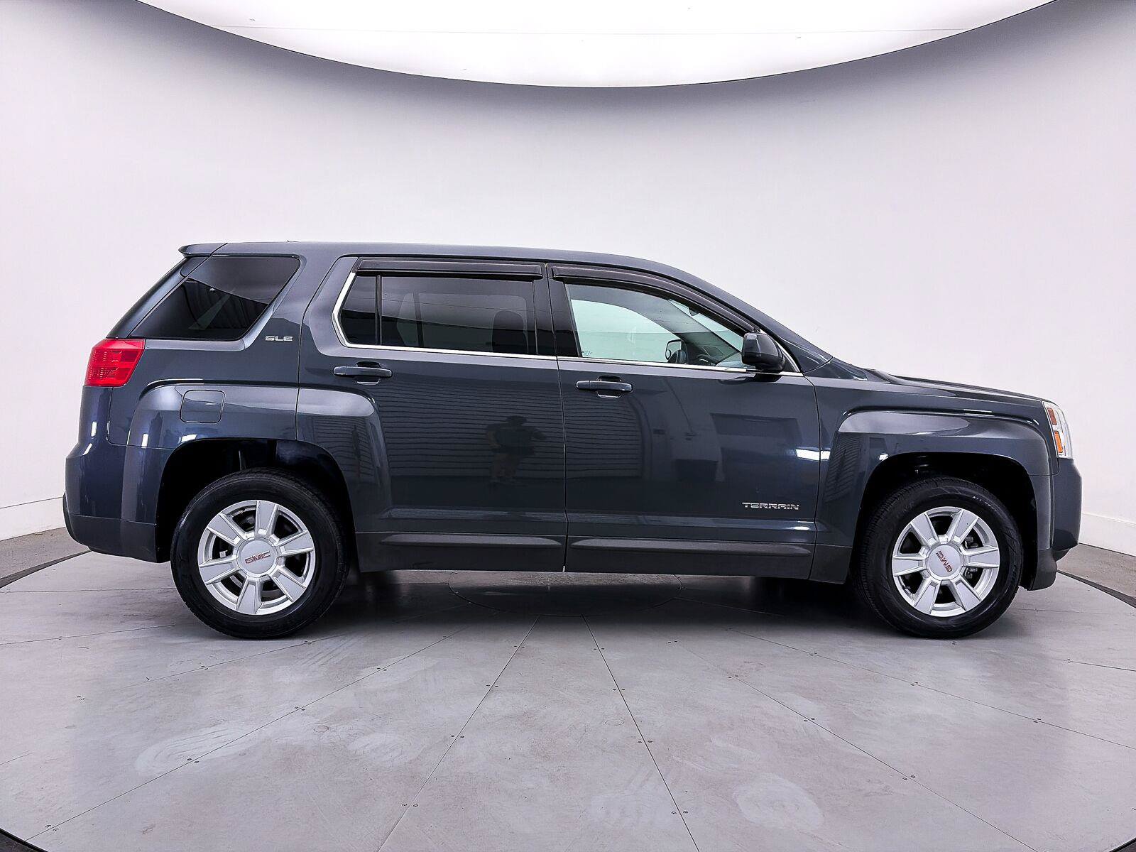 Used 2011 GMC Terrain SLE FWD image 29