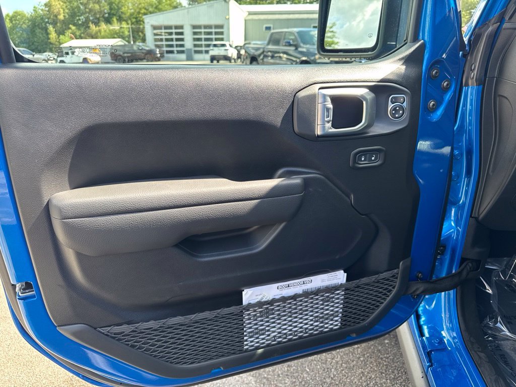 New 2026 Jeep Gladiator Sport AWD/4WD image 13