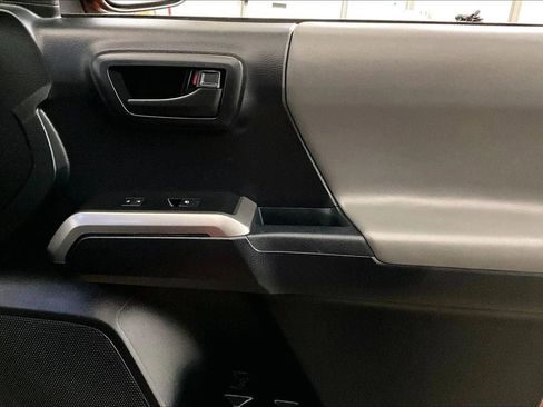 Used 2018 Toyota Tacoma SR5 image 23