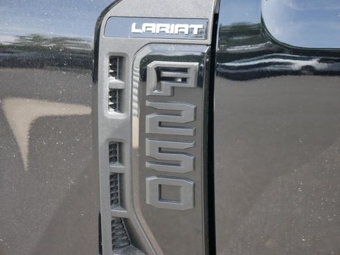New 2025 Ford F250 Lariat w/ Lariat Ultimate Package image 21