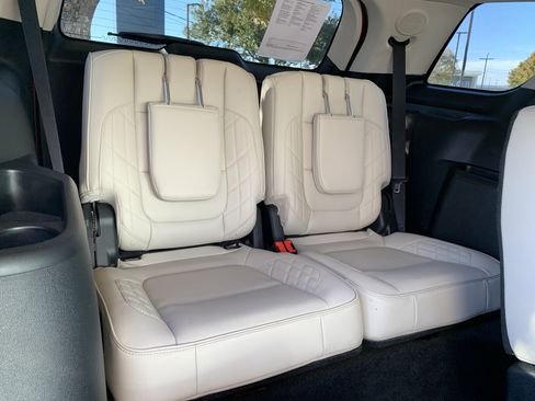 Used 2018 Ford Explorer Platinum image 33