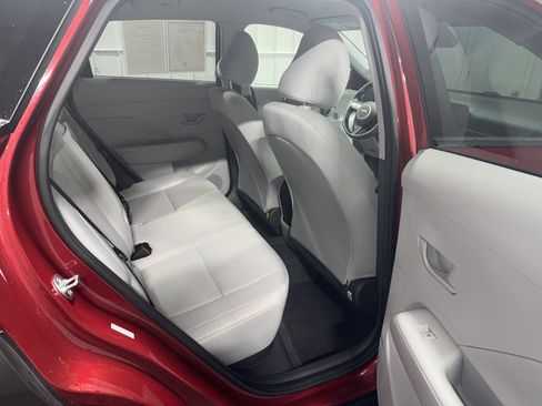 Used 2025 Hyundai Kona SEL image 12