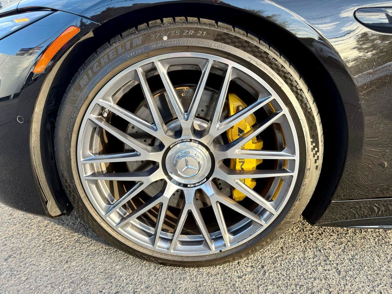 Used 2022 Mercedes-Benz SL 63 AMG 4MATIC w/ Driver Assistance Package image 9