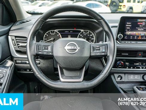 Used 2025 Nissan Rogue SV image 28