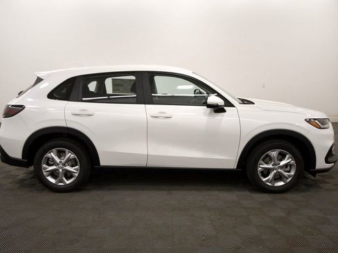 New 2026 Honda HR-V LX image 9