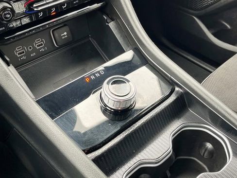 Used 2024 Jeep Grand Cherokee Altitude image 21