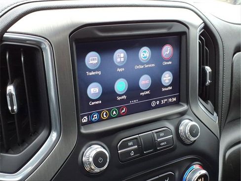 Used 2022 GMC Sierra 3500 Denali w/ Technology Package image 32