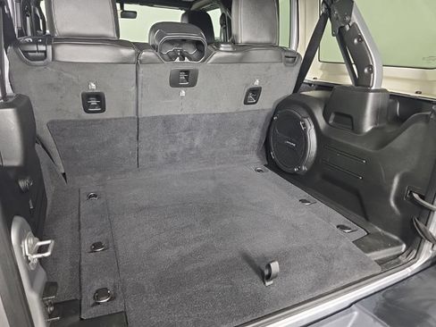 Used 2021 Jeep Wrangler Unlimited Rubicon AWD/4WD image 35