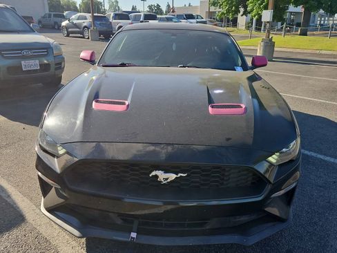 Used 2020 Ford Mustang Coupe RWD image 4