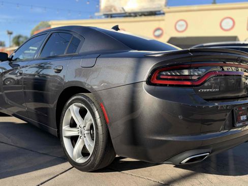 Used 2018 Dodge Charger R/T RWD image 9