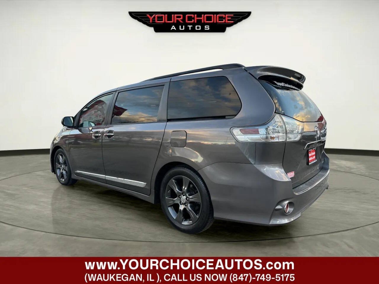 Used 2015 Toyota Sienna SE Premium FWD image 3
