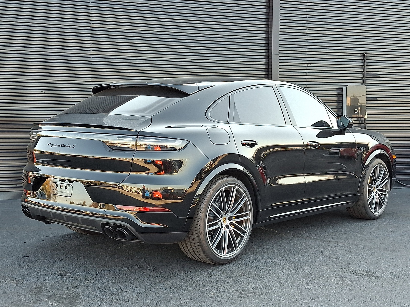 Certified 2023 Porsche Cayenne Turbo S AWD/4WD image 7