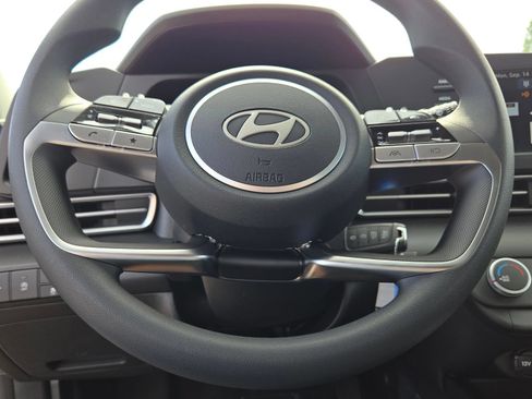 New 2026 Hyundai Elantra SE FWD image 20