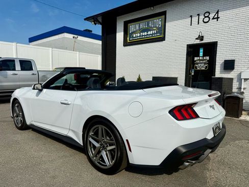 Used 2024 Ford Mustang Convertible RWD image 3