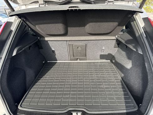 Used 2023 Volvo XC40 B4 Core w/ Convenience Package FWD image 41