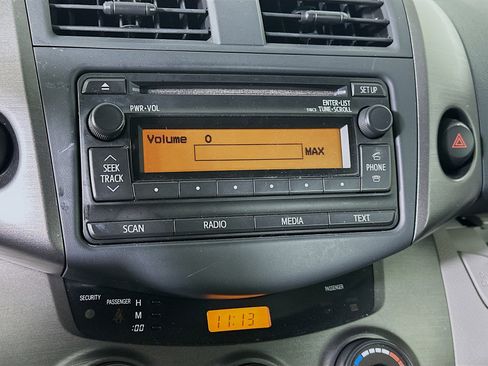 Used 2012 Toyota RAV4 FWD w/ Value Pkg image 19