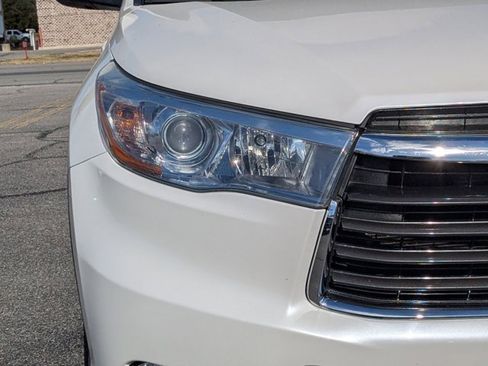 Used 2016 Toyota Highlander Limited image 10