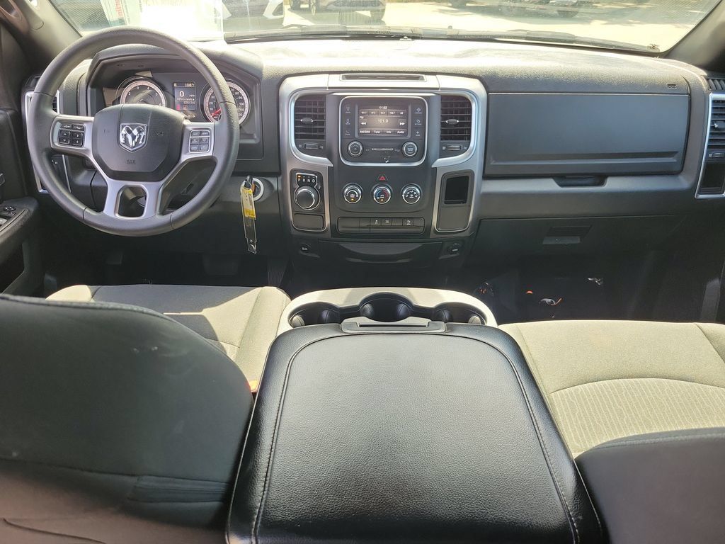 Used 2024 RAM 1500 Warlock RWD image 10