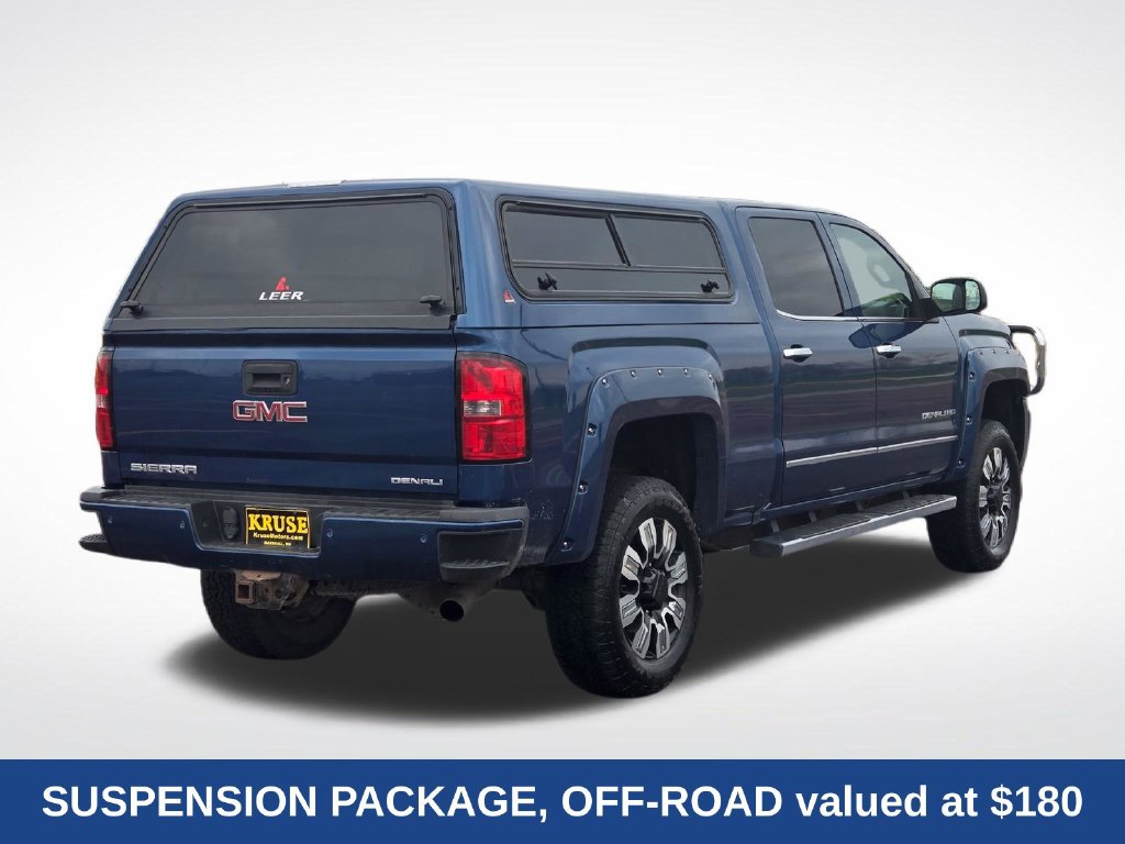 Used 2016 GMC Sierra 2500 Denali w/ Suspension Package, Off-Road AWD/4WD image 3