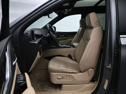 Used 2023 Cadillac Escalade ESV Premium Luxury image 27