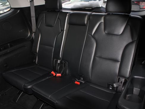 Used 2024 Kia Telluride LX image 16