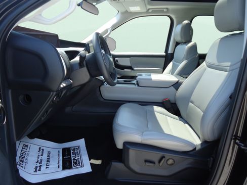 Used 2025 Ford Expedition Max Active AWD/4WD image 23