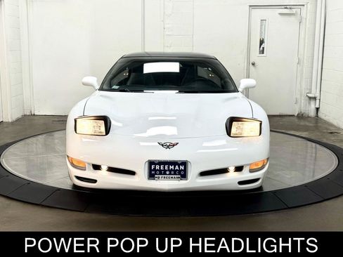 Used 1998 Chevrolet Corvette Coupe w/ Roof Pkg RWD image 2
