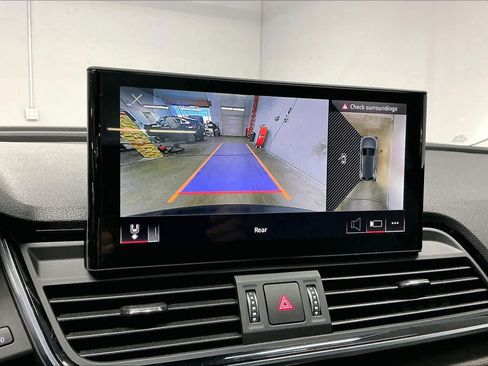 Used 2021 Audi Q5 Premium Plus w/ Premium Plus Package image 23