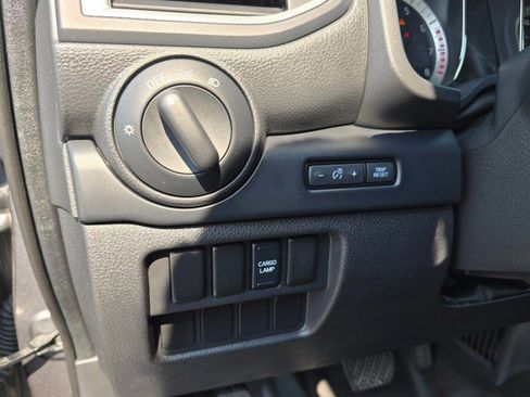 Used 2019 Nissan Titan S image 26