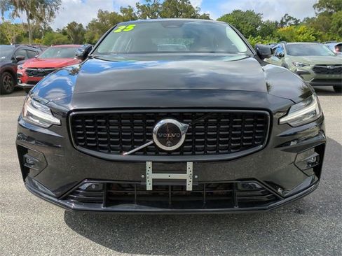 Used 2025 Volvo S60 B5 Plus image 9