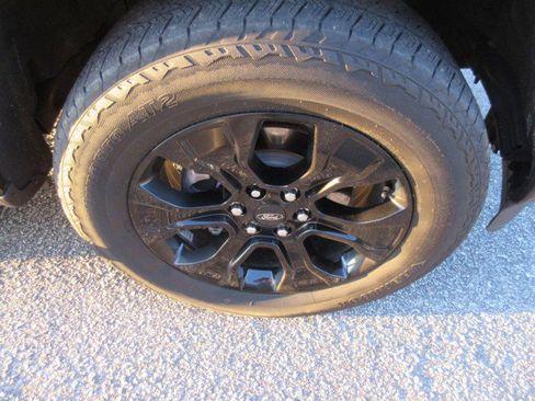 Used 2022 Ford F150 Lariat w/ Equipment Group 502A High image 14