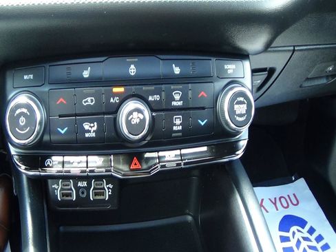Certified 2024 Dodge Durango SXT AWD/4WD image 30