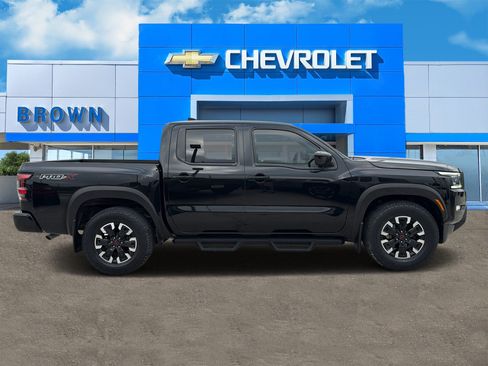 Used 2022 Nissan Frontier Pro-X RWD image 2