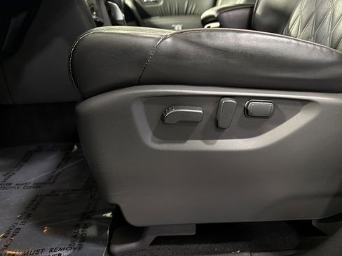 Used 2023 Nissan Armada Platinum w/ Captain's Chairs Package AWD/4WD image 38