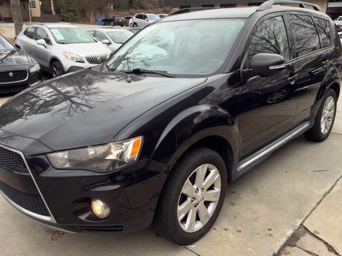 Used 2013 Mitsubishi Outlander SE image 4