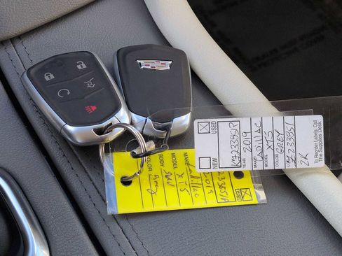 Used 2019 Cadillac XT5 Luxury image 36