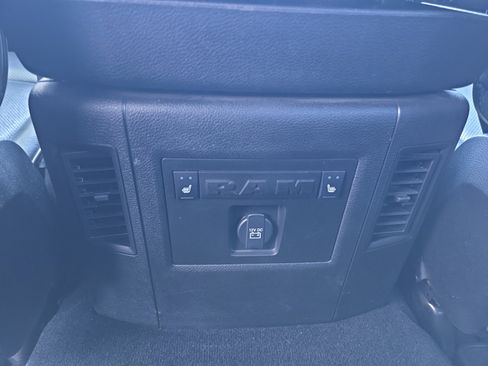 Used 2018 RAM 2500 Limited image 14