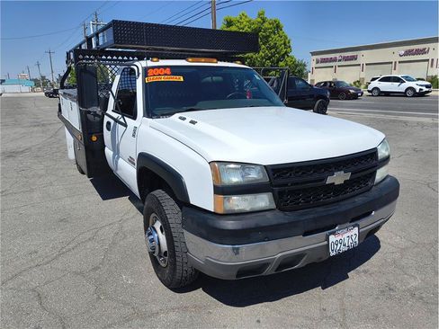 Used 2004 Chevrolet Silverado 3500 2WD Regular Cab w/ Heavy-Duty Power Package image 3